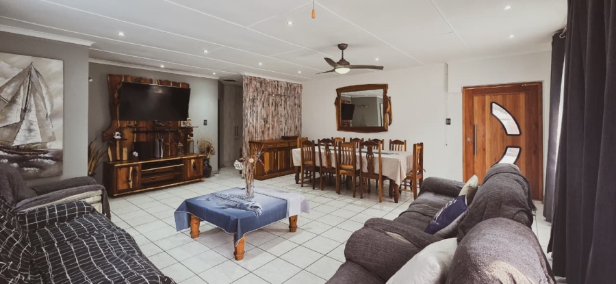 4 Bedroom Property for Sale in Boknesstrand Eastern Cape